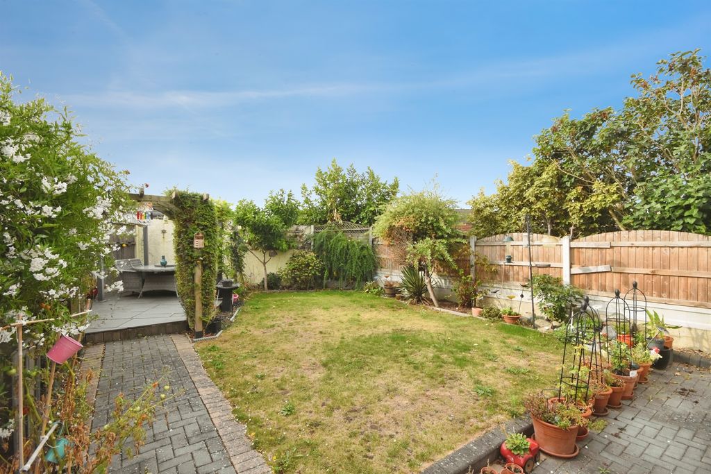 Property photo 2 of 22