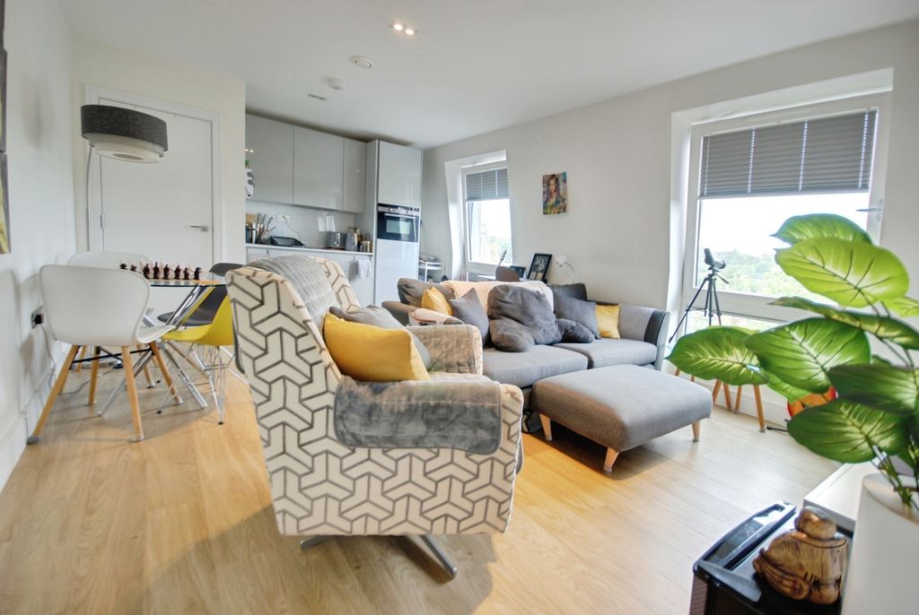 Property photo 2 of 8 Pbox-Living_Room-319146.Jpg