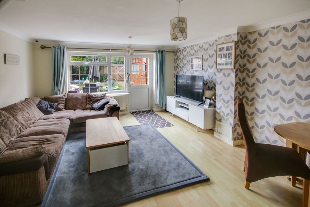 Property photo 3 of 9