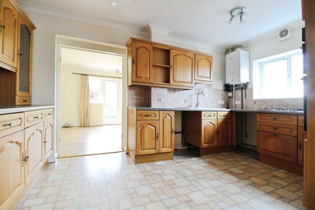 Property photo 3 of 14