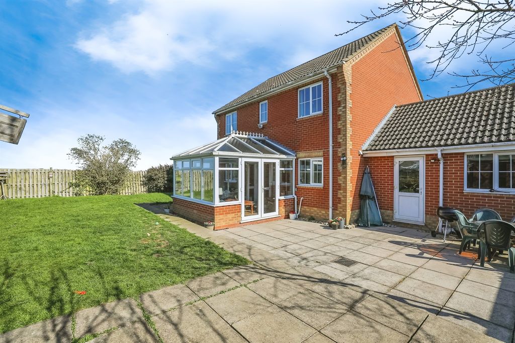 Property photo 2 of 14