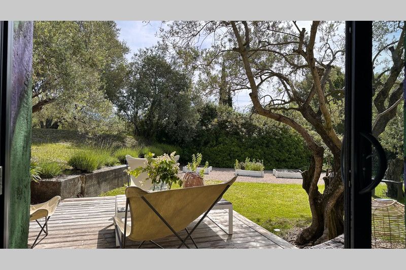 Property photo 1 of 3