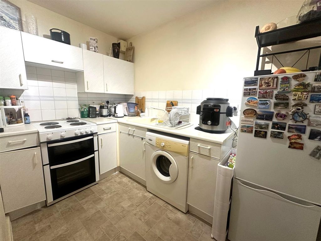 Property photo 3 of 4 Coopers Estate Agents
