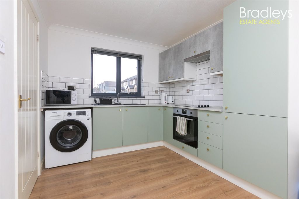 Property photo 1 of 14 Picture No. 05