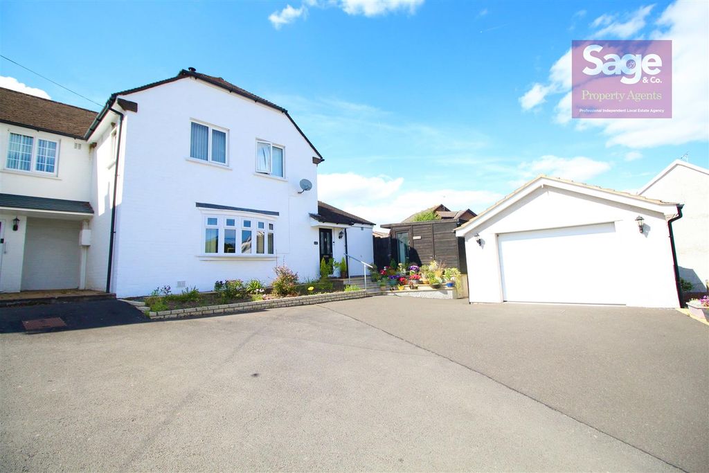 Property photo 1 of 40