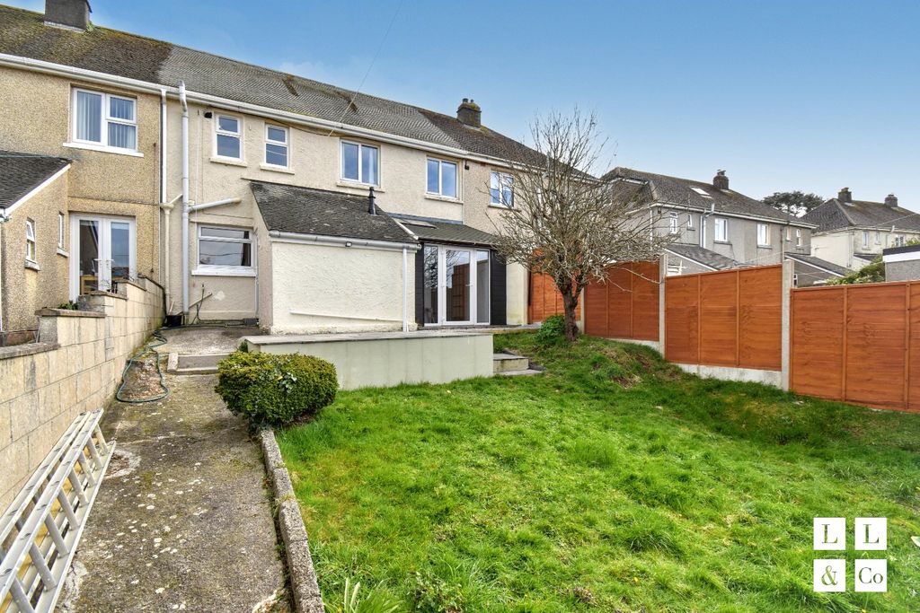 Property photo 2 of 18