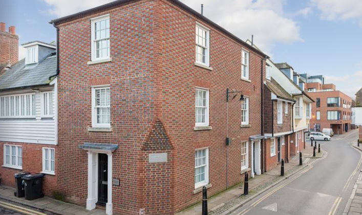 Property photo 1 of 7