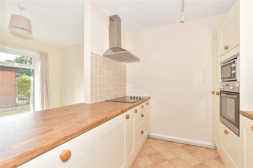 Property photo 2 of 9 Kitchen
