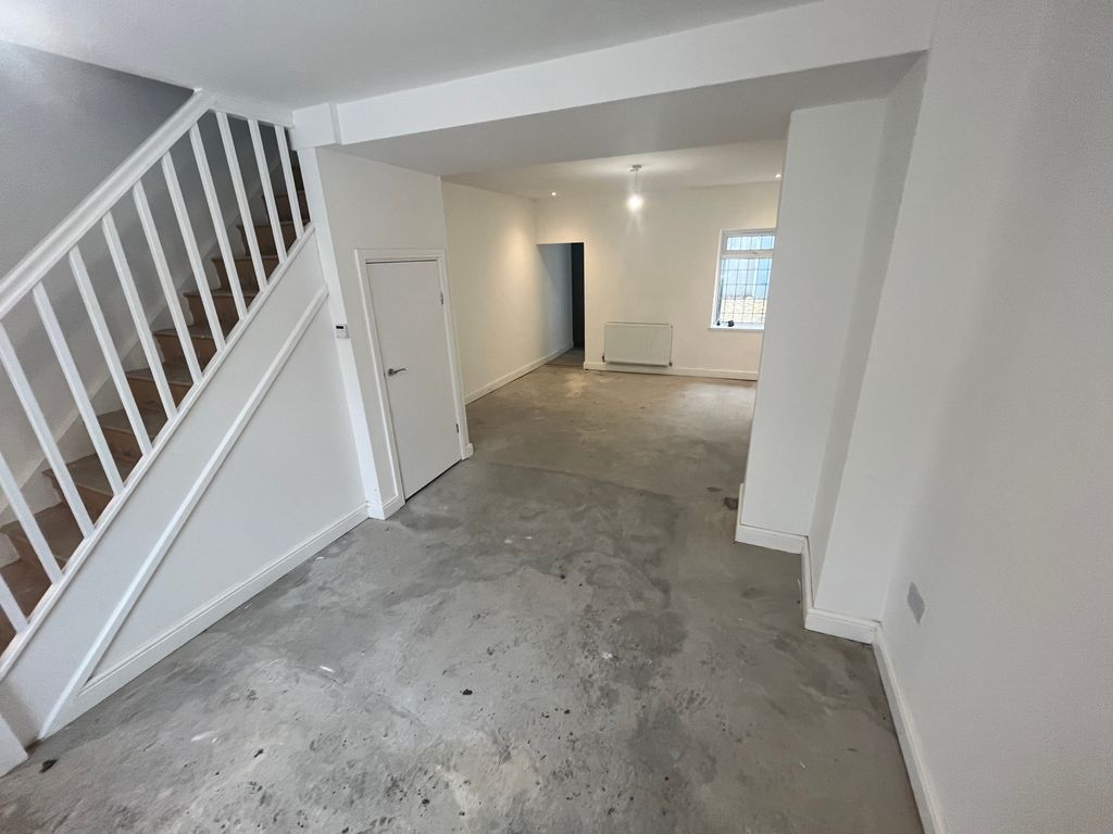 Property photo 3 of 9 Image