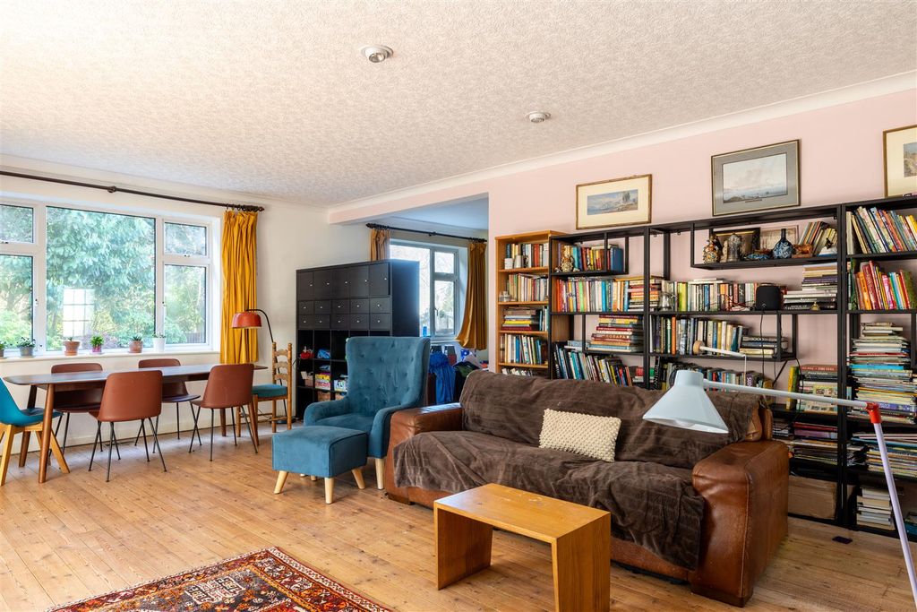 Property photo 1 of 25