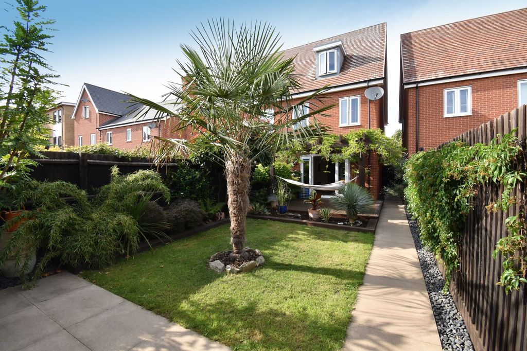 Property photo 2 of 24