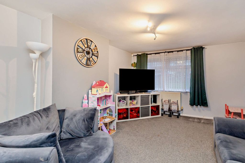 Property photo 3 of 26