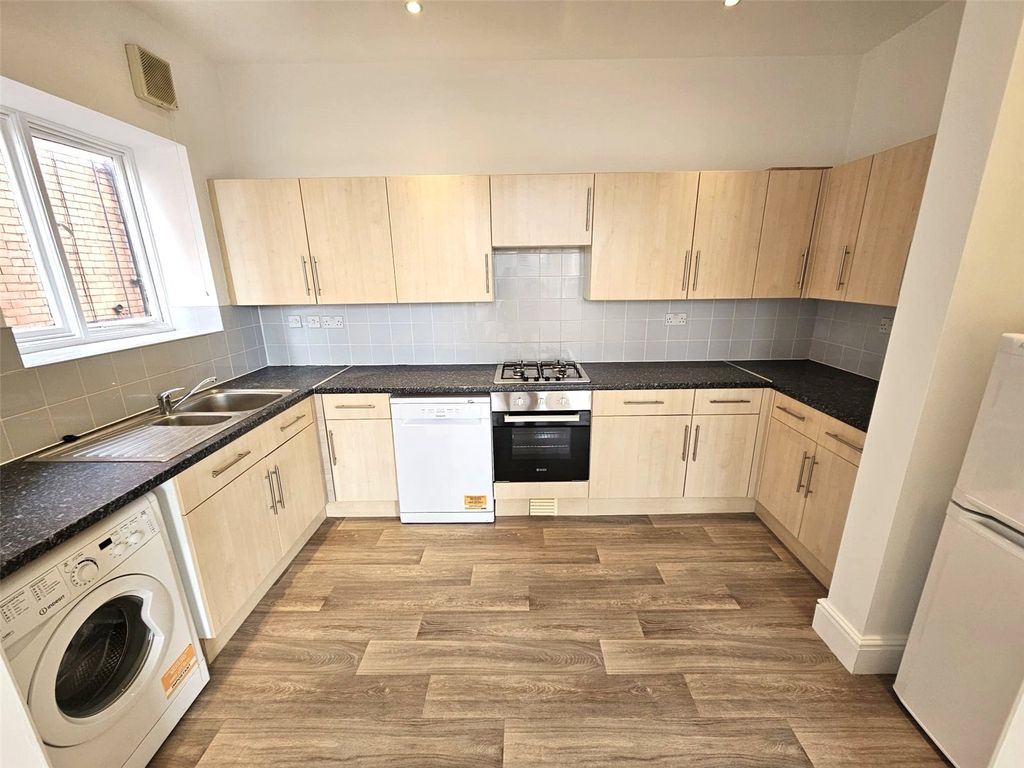 Property photo 2 of 12 Picture No. 13