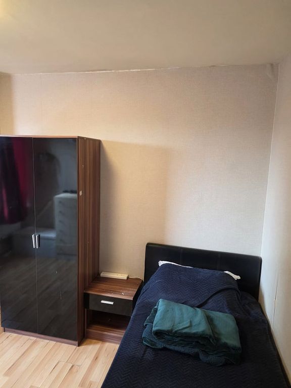 Property photo 3 of 8 100760524
