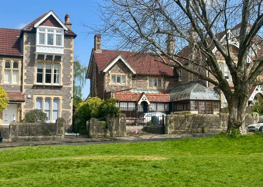 Property photo 1 of 13 External