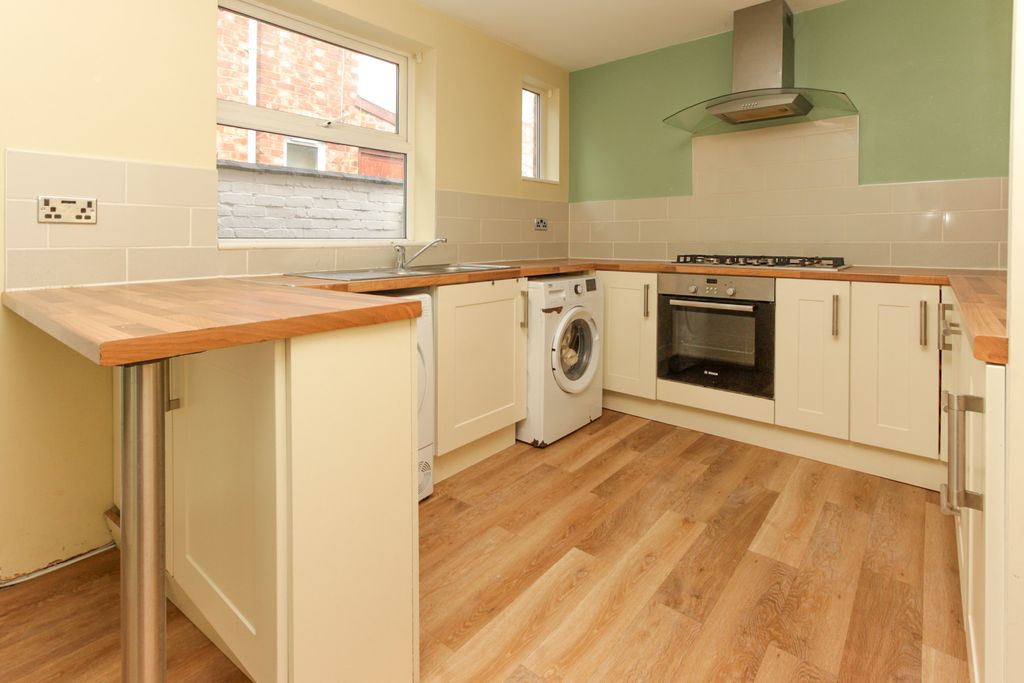 Property photo 2 of 10 Kitchen/Breakfast Room