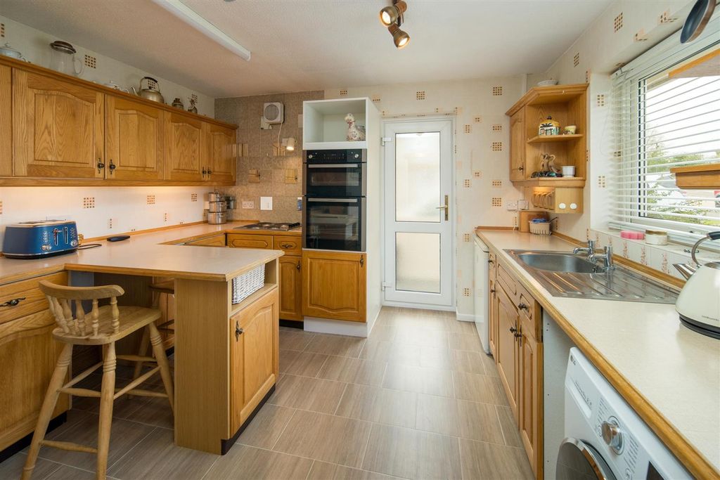 Property photo 2 of 15 Kitchen