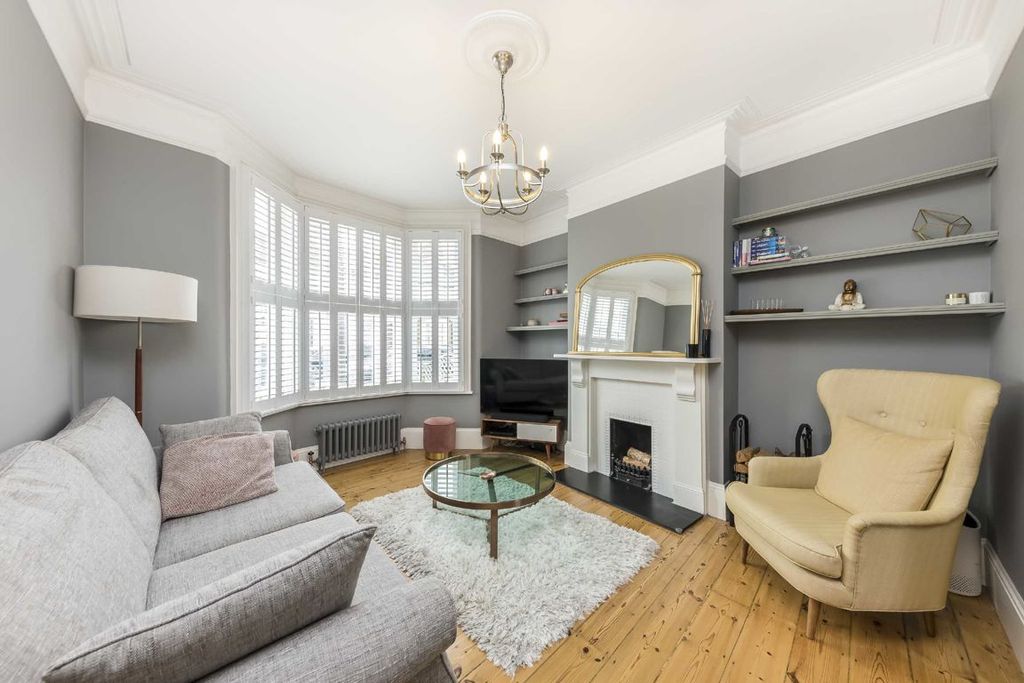 Property photo 2 of 8