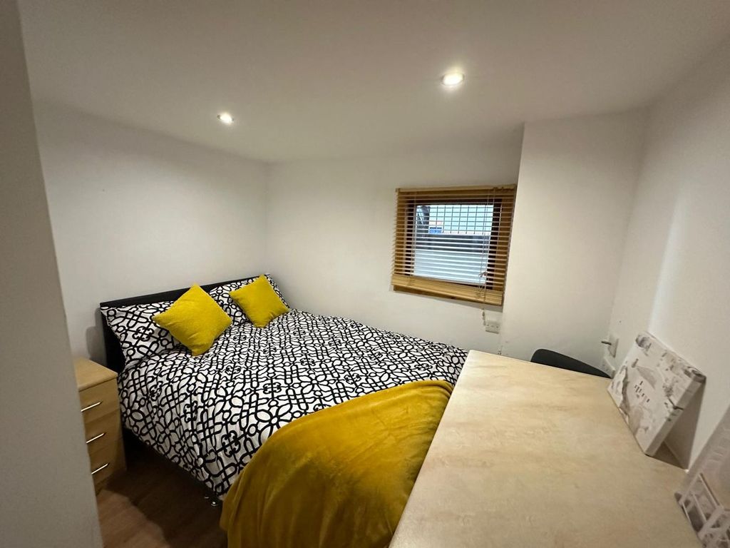 Property photo 3 of 33