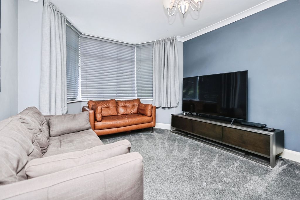 Property photo 3 of 25 Pbox-Img.Jpg