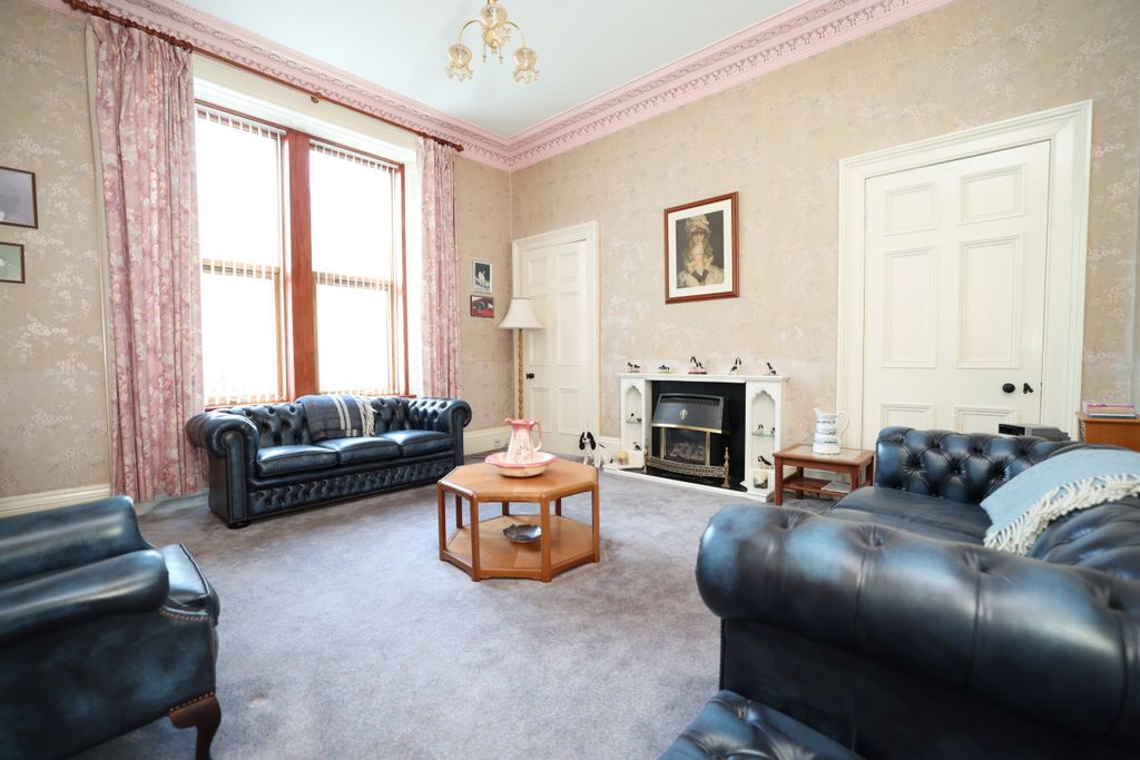 Property photo 2 of 38