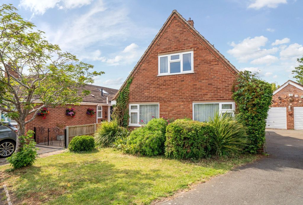 Property photo 2 of 18 Picture No. 27