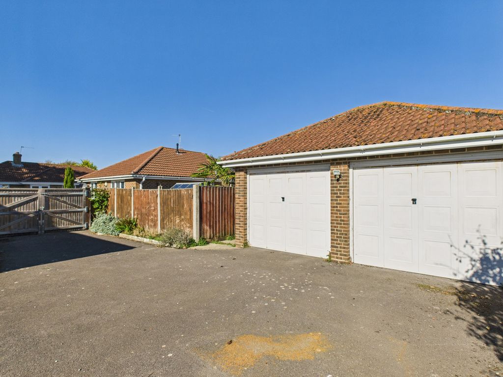 Property photo 2 of 25