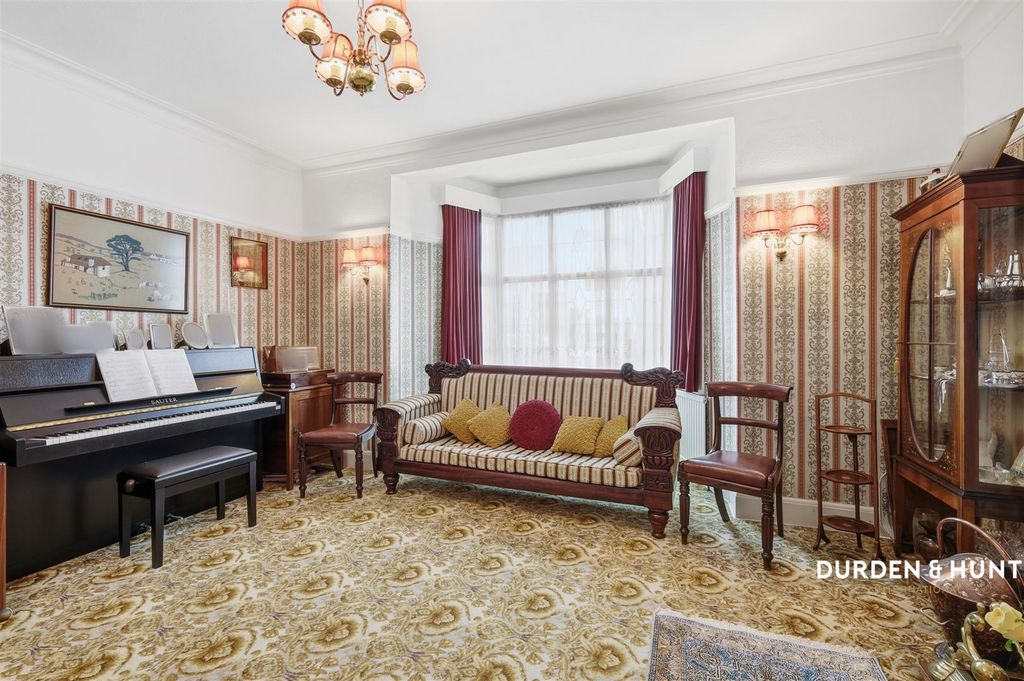 Property photo 3 of 23 Western Road