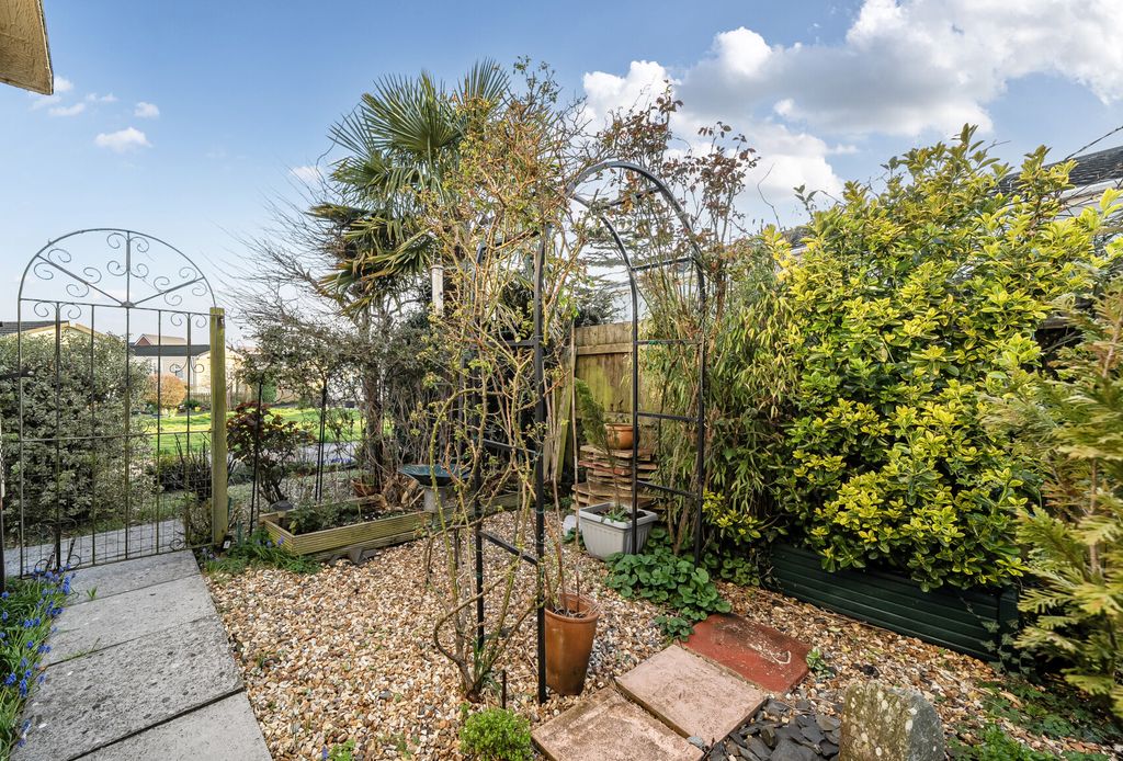 Property photo 2 of 10 1432372-1-69Bc2F0...