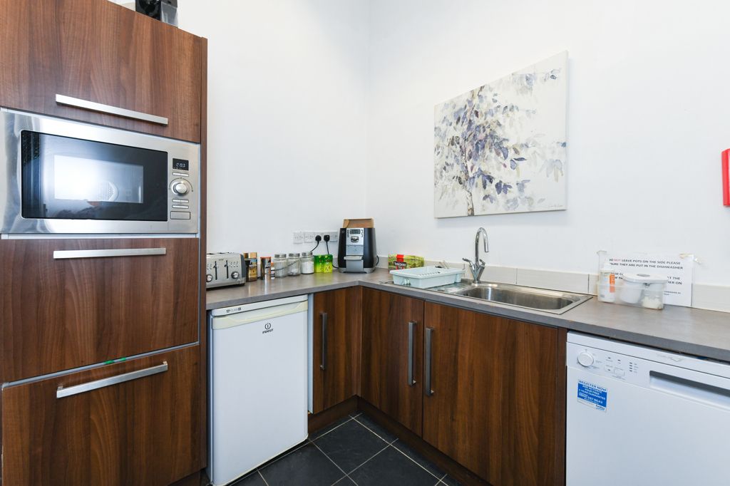 Property photo 3 of 7 Photo 9