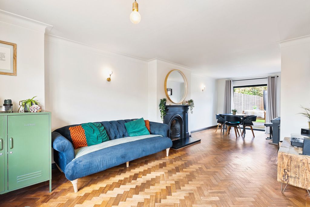 Property photo 2 of 23