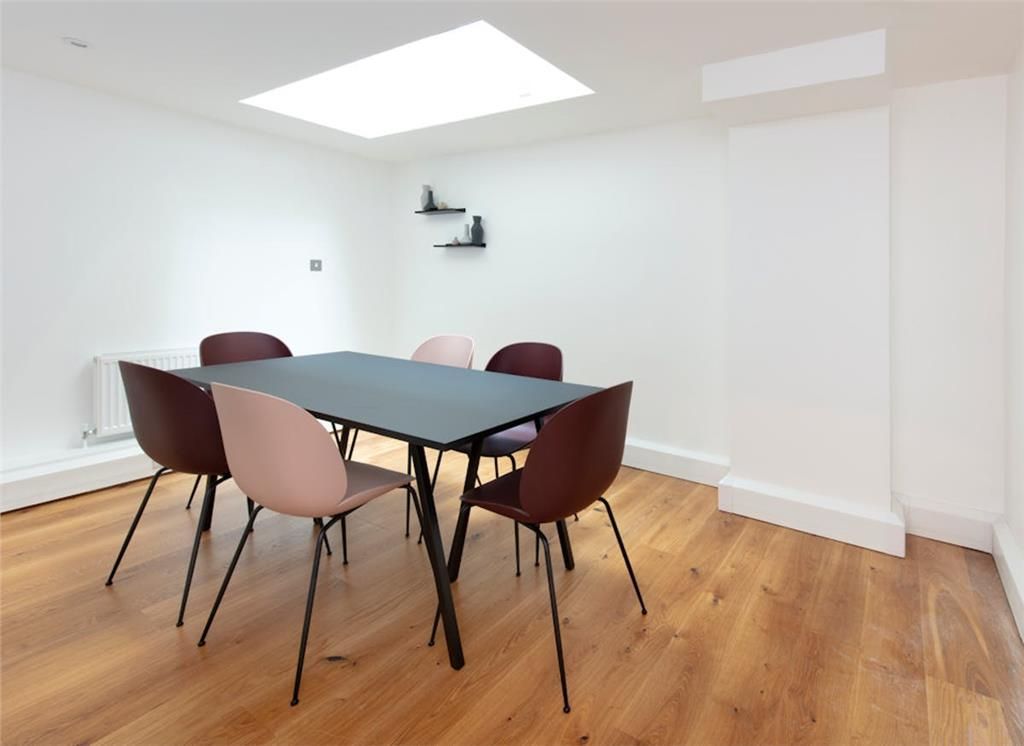 Property photo 3 of 9 Photo 7