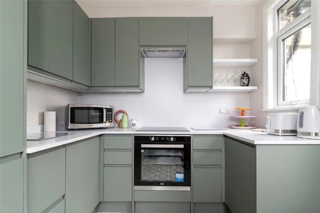 Property photo 3 of 9 Kitchen