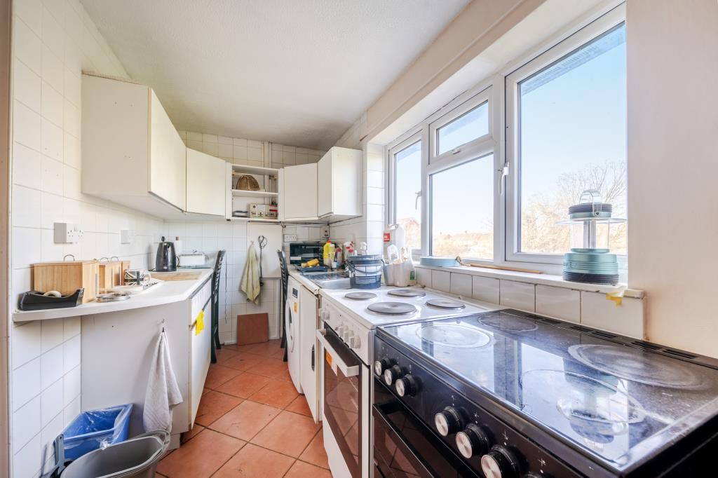 Property photo 3 of 20 Kitchen