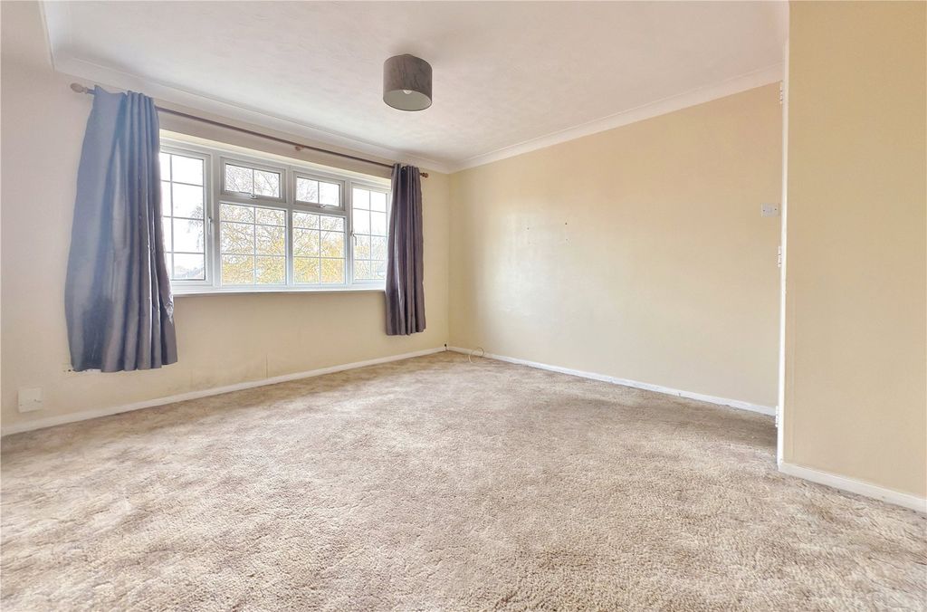 Property photo 2 of 14 Picture No. 12