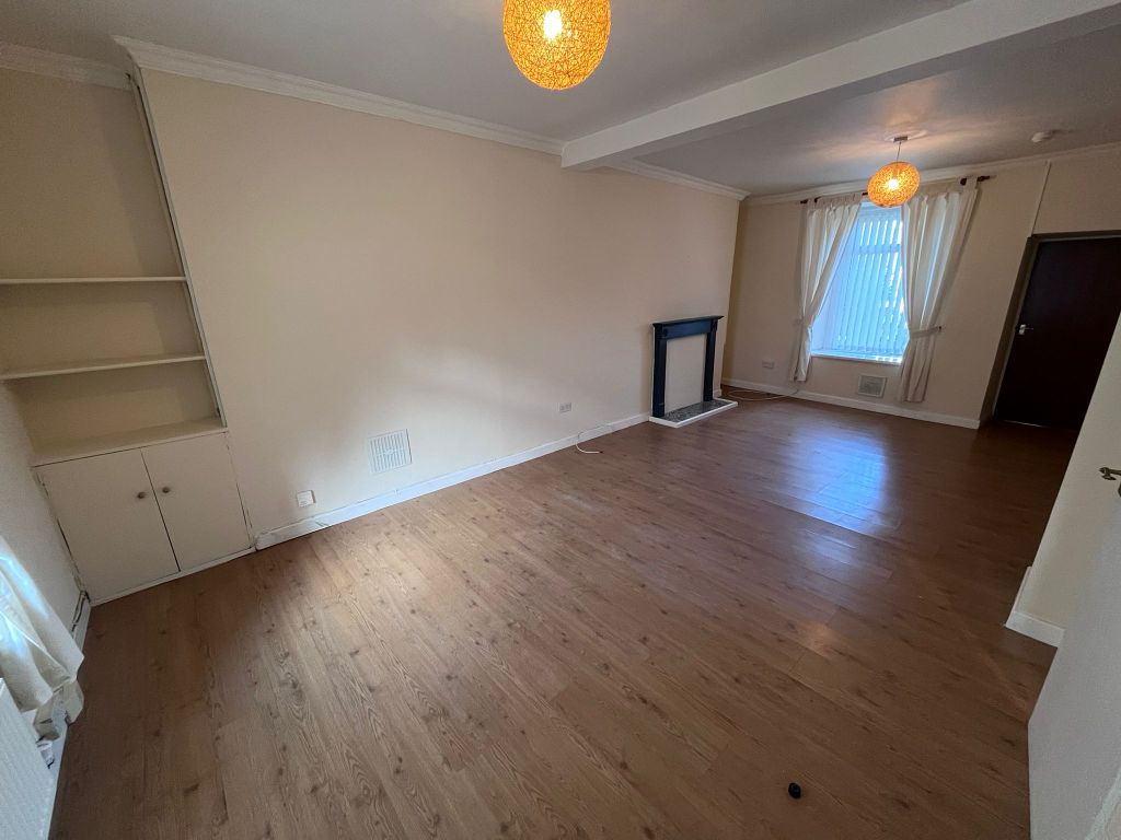 Property photo 3 of 11 Dining Room