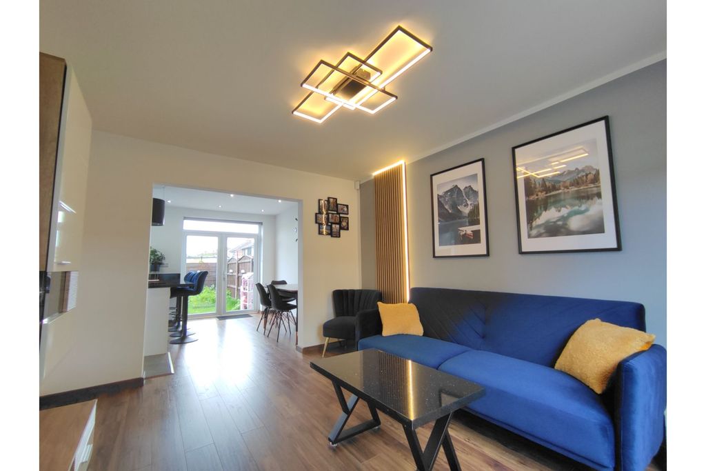 Property photo 2 of 21