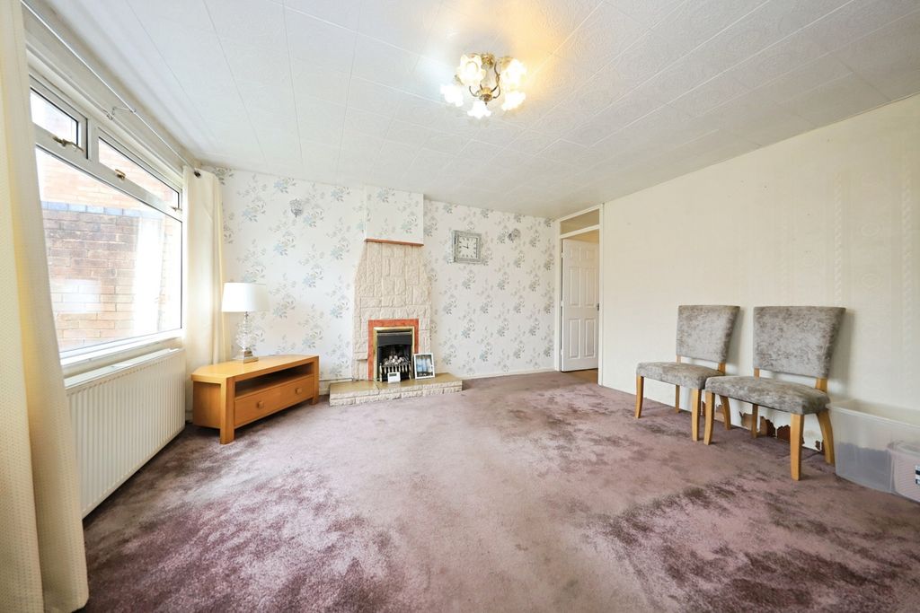 Property photo 2 of 17 Photo