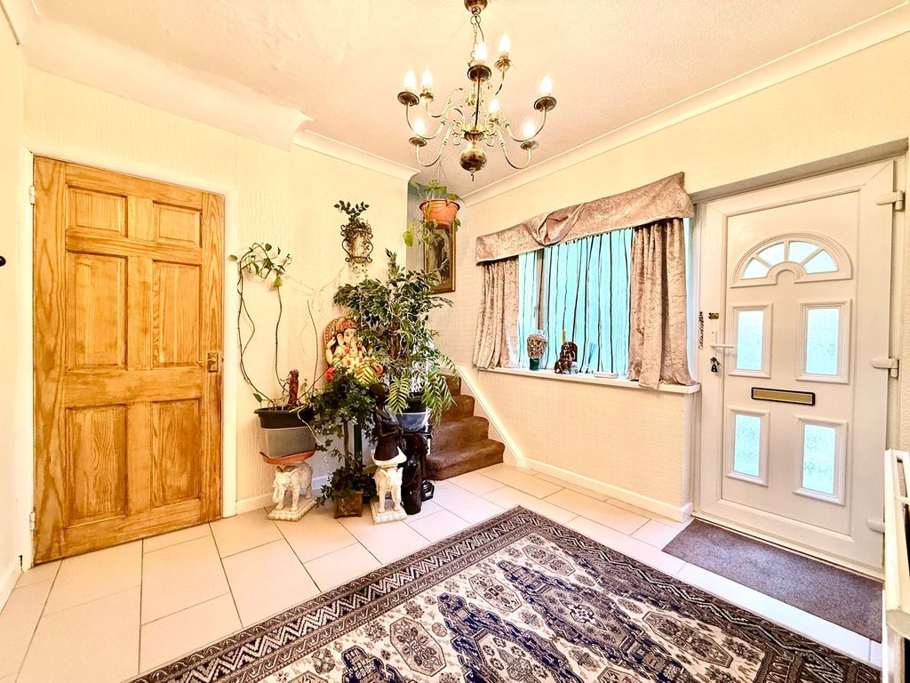Property photo 3 of 27