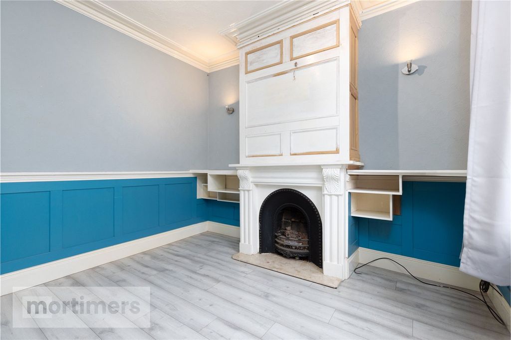 Property photo 3 of 15 Living Room