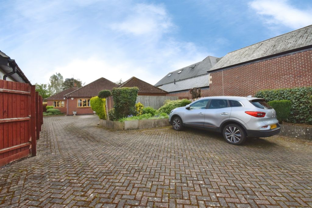 Property photo 3 of 34