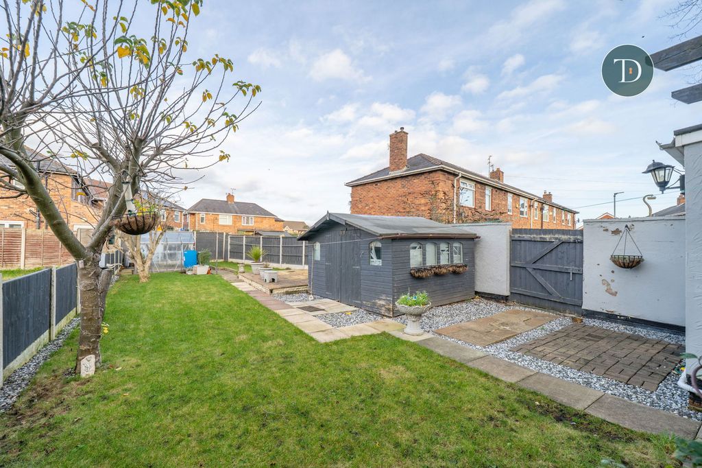 Property photo 2 of 25