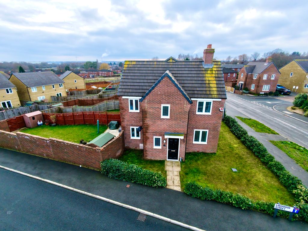 Property photo 1 of 18 External