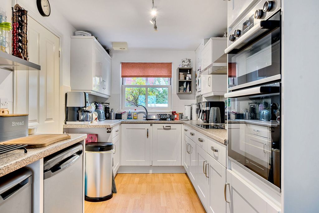 Property photo 3 of 14