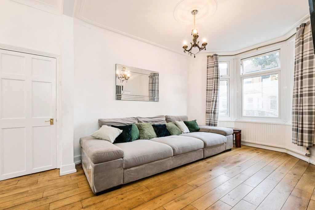 Property photo 3 of 21 Pbox-Img.Jpg