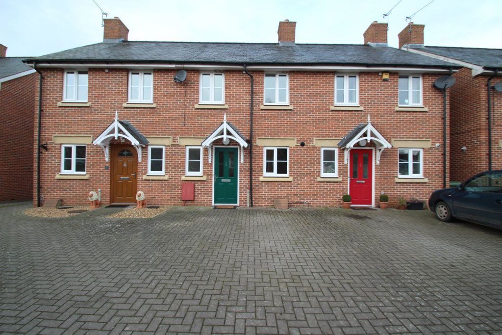 Property photo 1 of 5