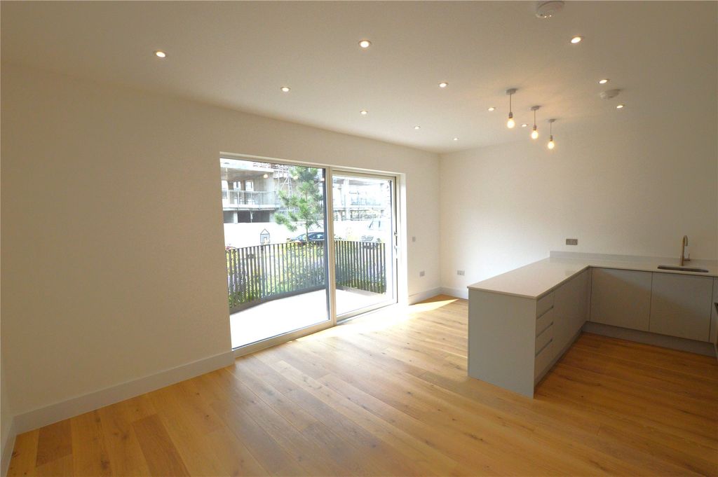 Property photo 3 of 8 Picture No. 05