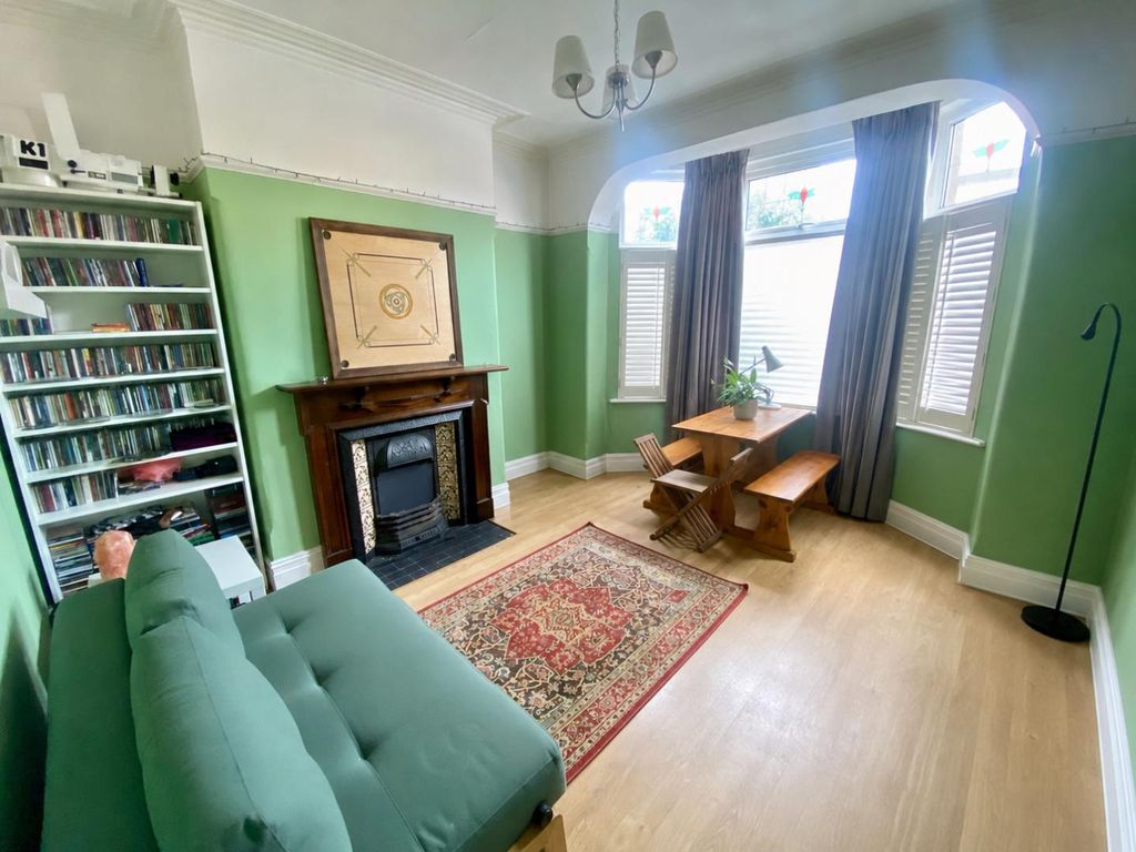 Property photo 3 of 16