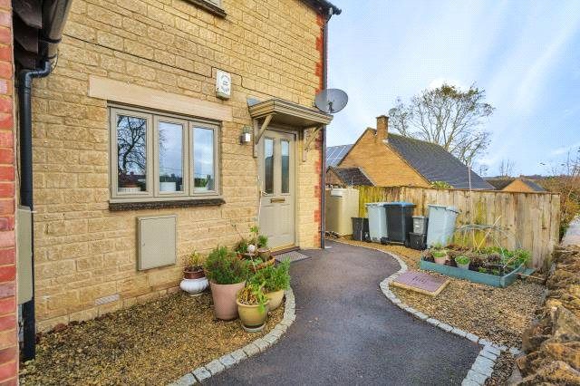 Property photo 1 of 17 External View
