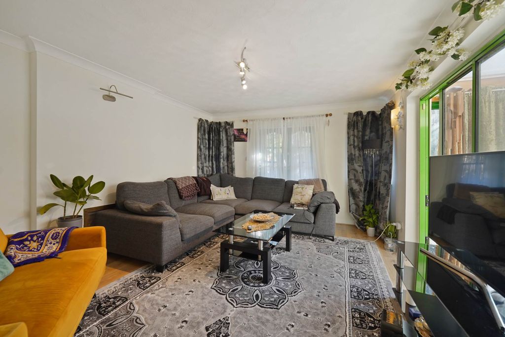 Property photo 2 of 16